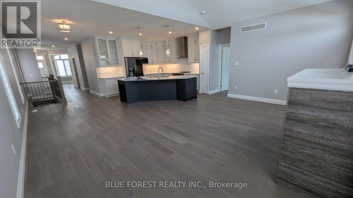 Photo 5 at 11 - 273 Riddell Street, Woodstock - North, Woodstock