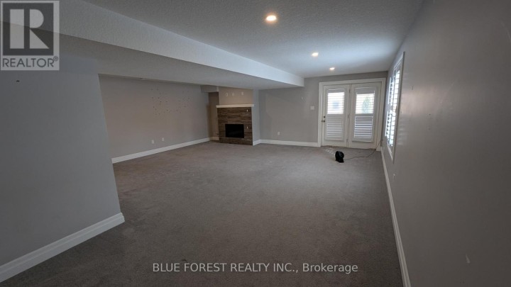 Photo 6 at 11 - 273 Riddell Street, Woodstock - North, Woodstock