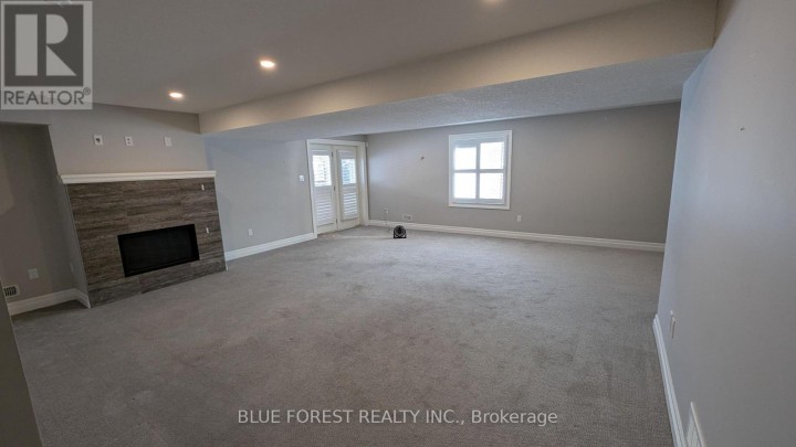 Photo 8 at 11 - 273 Riddell Street, Woodstock - North, Woodstock