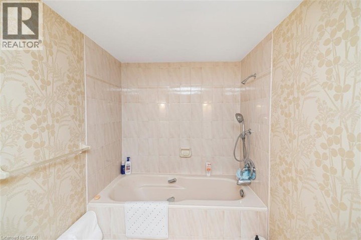 Photo 21 at 304 - 150 W Wilson Street, Dancaster / Nakoma / Maple Lane, Ancaster