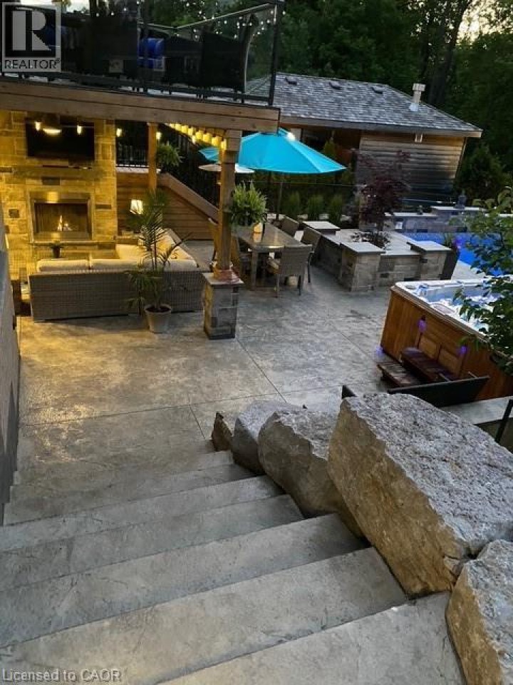 Photo 10 at 211 Tollgate Drive, Maple Lane Annex, Ancaster