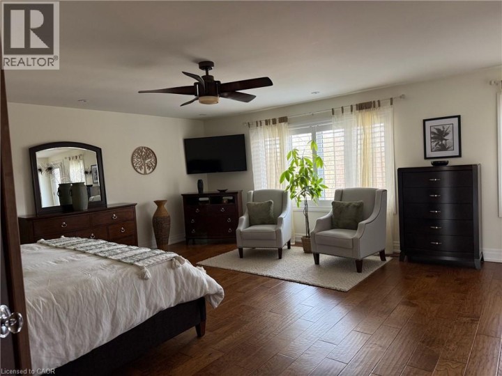 Photo 25 at 211 Tollgate Drive, Maple Lane Annex, Ancaster