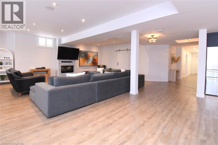 Photo 45 at 211 Tollgate Drive, Maple Lane Annex, Ancaster