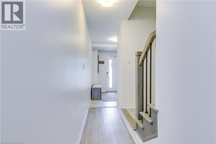 Photo 13 at 90 - 51 Sparrow Avenue, Branchton Park, Cambridge