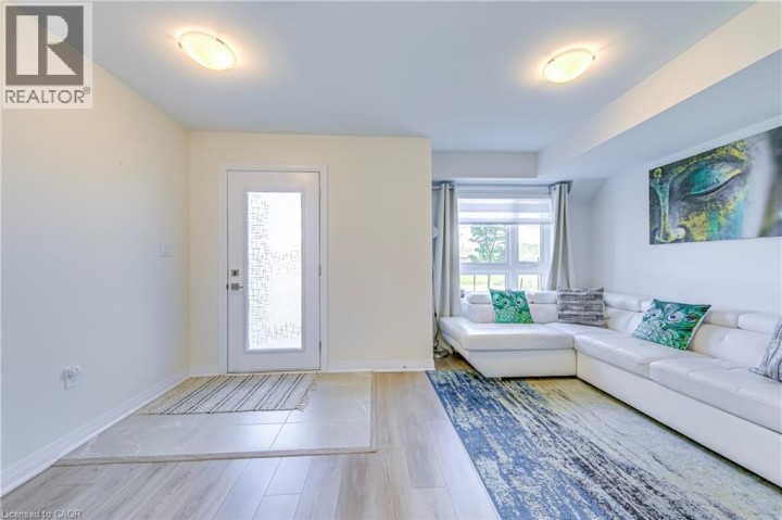 Photo 14 at 90 - 51 Sparrow Avenue, Branchton Park, Cambridge