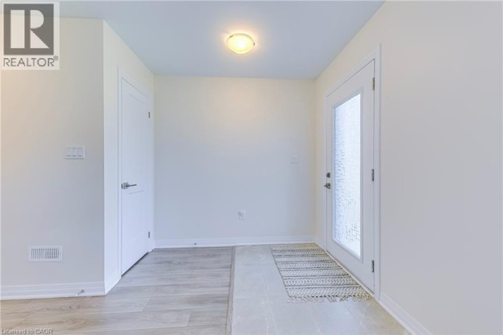 Photo 16 at 90 - 51 Sparrow Avenue, Branchton Park, Cambridge