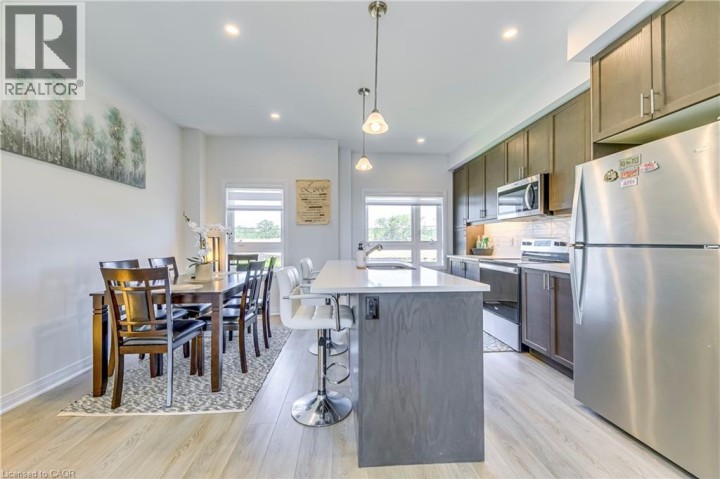 Photo 19 at 90 - 51 Sparrow Avenue, Branchton Park, Cambridge