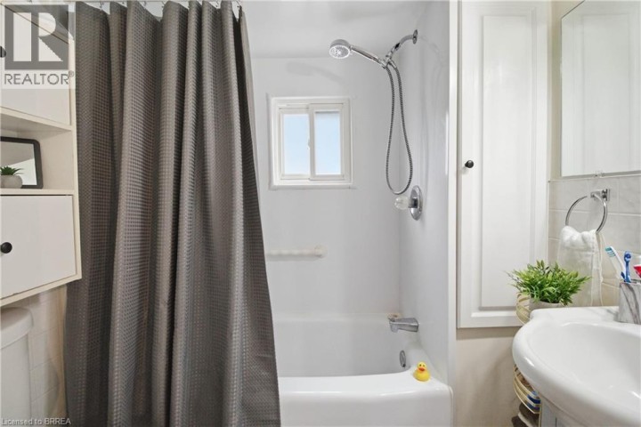 Photo 18 at 112 Harold Avenue, Lion's Park, Brantford