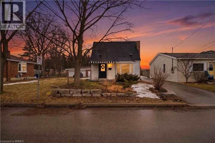 Photo 2 at 112 Harold Avenue, Lion's Park, Brantford