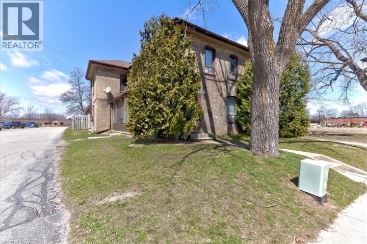 Photo 3 at 135 Sherwood Drive, Old West Brant, Brantford
