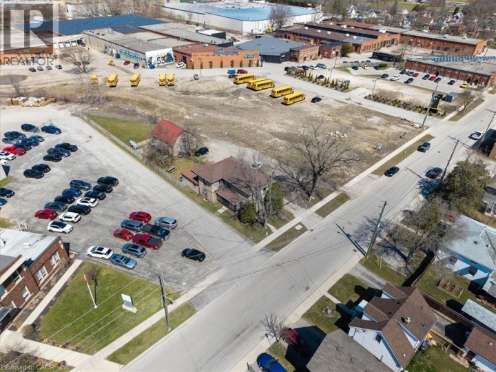 Photo 7 at 135 Sherwood Drive, Old West Brant, Brantford