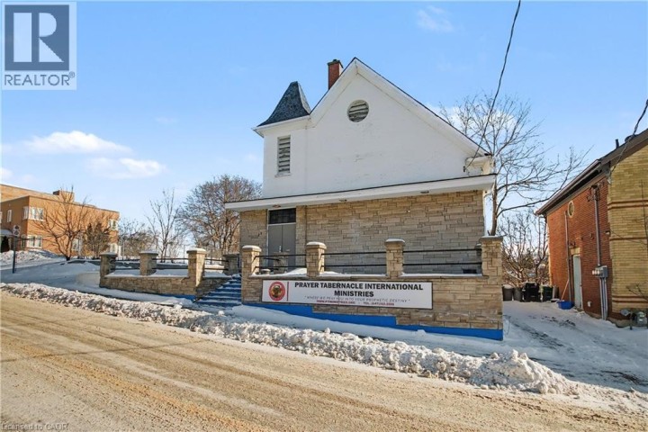 Photo 2 at 37 Wellington Street, City Core / Wellington, Cambridge