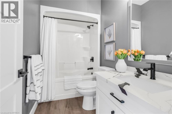 Photo 15 at 442 James Street, Delhi