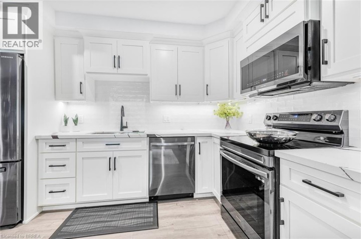 Photo 19 at 442 James Street, Delhi