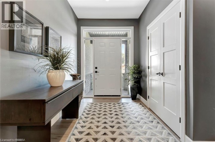 Photo 3 at 442 James Street, Delhi