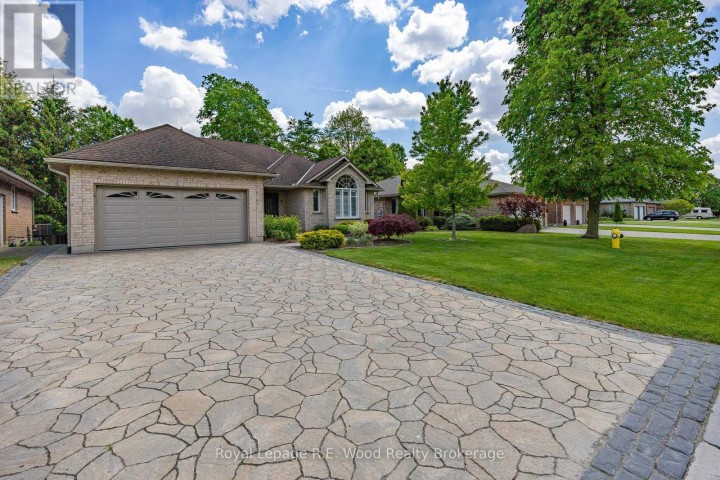 Photo 2 at 36 Woodland Crescent, Tillsonburg