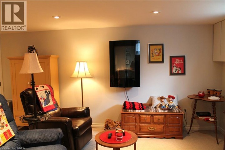 Photo 13 at 27 Collingdon Drive, Echo Place, Brantford