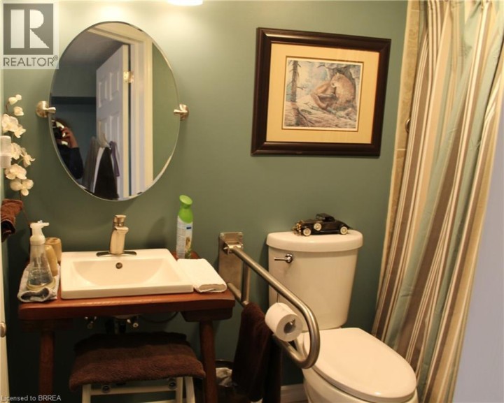 Photo 16 at 27 Collingdon Drive, Echo Place, Brantford