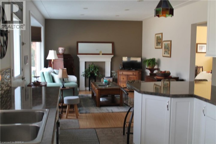 Photo 4 at 27 Collingdon Drive, Echo Place, Brantford