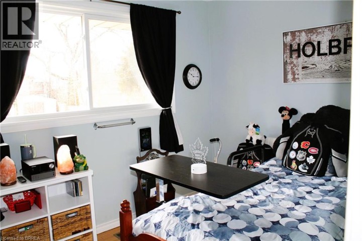 Photo 5 at 27 Collingdon Drive, Echo Place, Brantford