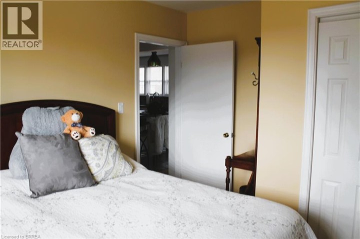 Photo 7 at 27 Collingdon Drive, Echo Place, Brantford