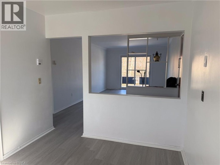 Photo 9 at 3 - 36 Graham Avenue, Lion's Park, Brantford