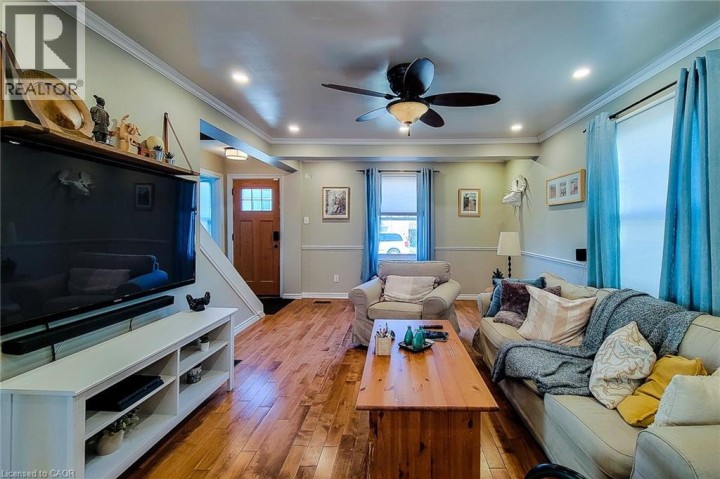 Photo 11 at 54 Eighth Avenue, Eagle Place East, Brantford