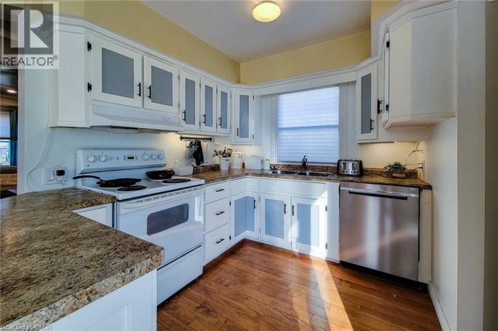 Photo 19 at 54 Eighth Avenue, Eagle Place East, Brantford