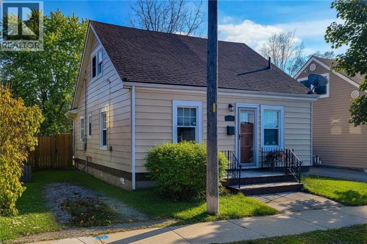 Photo 3 at 54 Eighth Avenue, Eagle Place East, Brantford