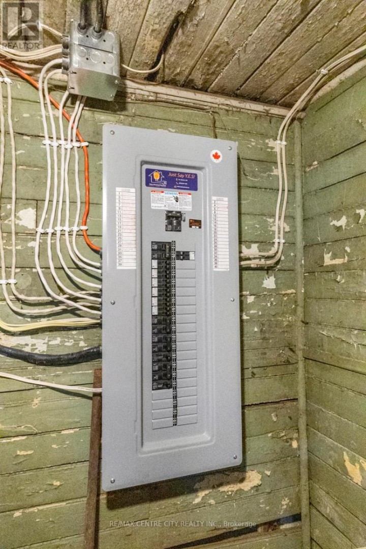 Photo 15 at 21 Owaissa Street, St. Thomas