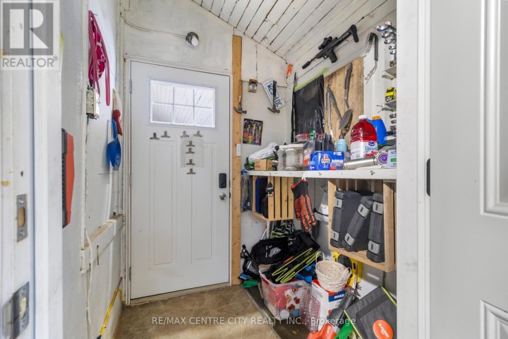 Photo 4 at 21 Owaissa Street, St. Thomas