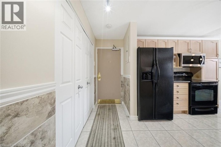 Photo 2 at 16 - 616 Grey Street, Echo Place, Brantford