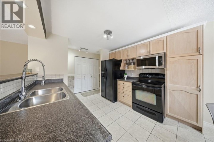 Photo 4 at 16 - 616 Grey Street, Echo Place, Brantford