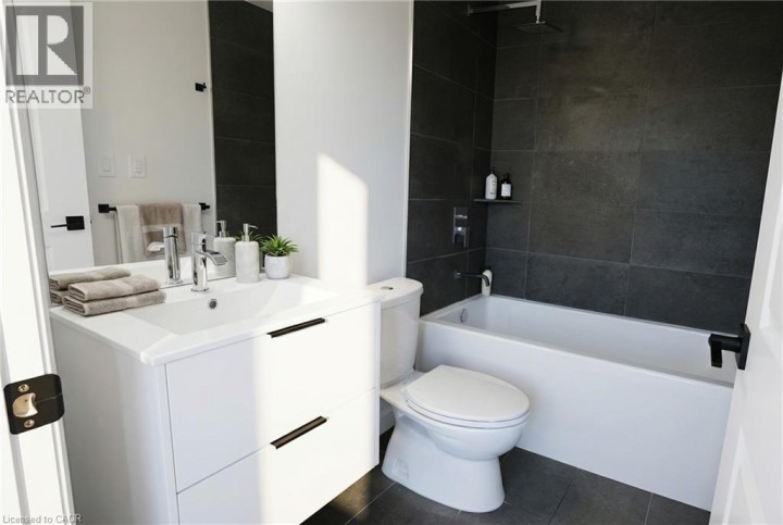 Photo 11 at 7 Erie Avenue, Icomm / Market, Brantford