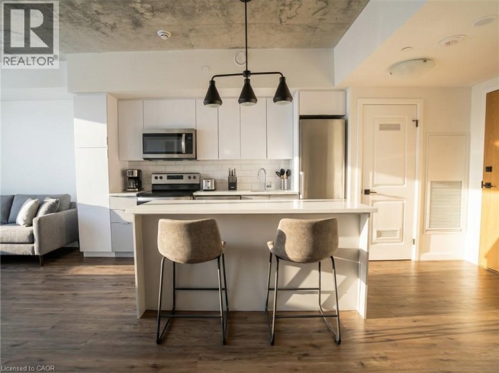 Photo 5 at 7 Erie Avenue, Icomm / Market, Brantford