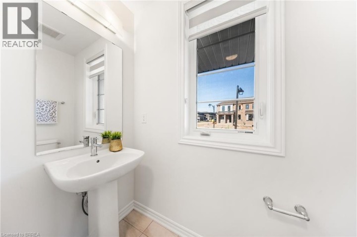 Photo 18 at 1 Bee Crescent, Empire South, Brantford