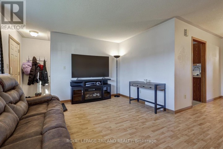 Photo 4 at 378 Highview Drive, St. Thomas