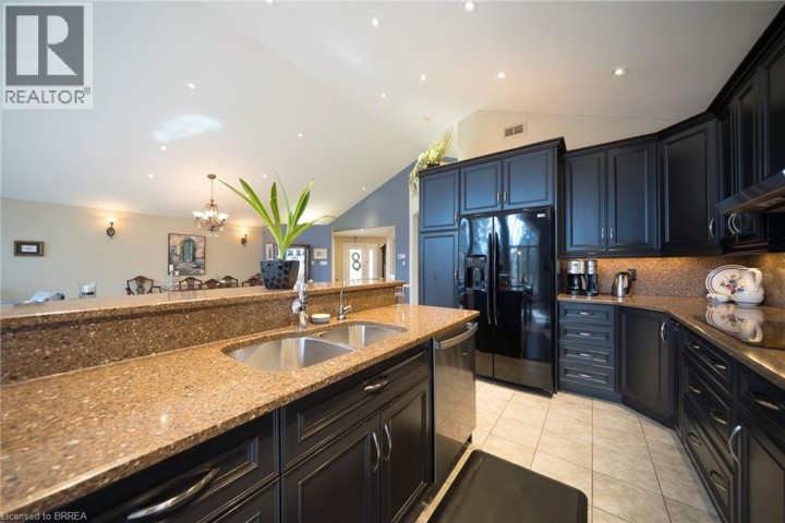 Photo 19 at 21 - 422 Powerline Road, Rosedale / Gable Height, Brantford