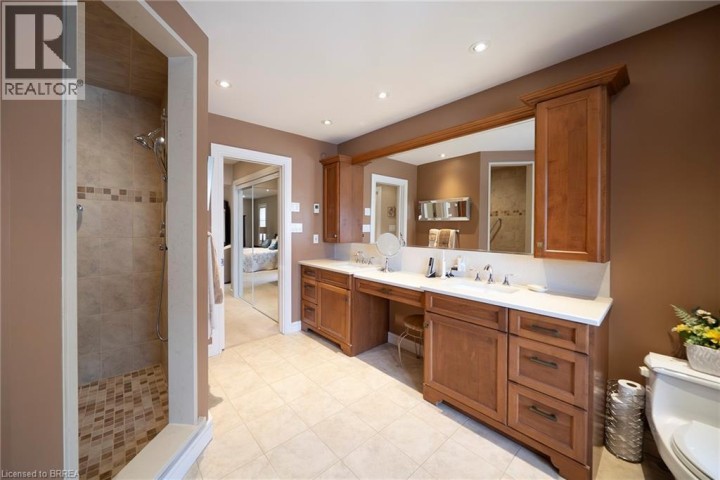 Photo 22 at 21 - 422 Powerline Road, Rosedale / Gable Height, Brantford