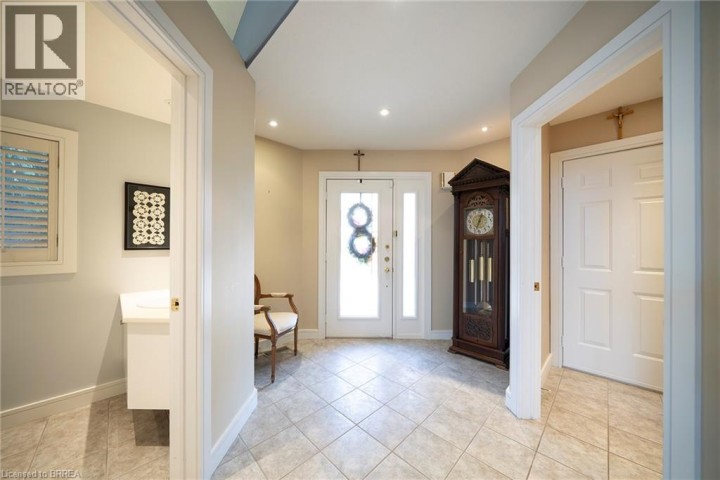 Photo 4 at 21 - 422 Powerline Road, Rosedale / Gable Height, Brantford