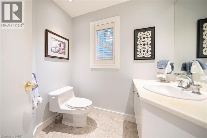 Photo 5 at 21 - 422 Powerline Road, Rosedale / Gable Height, Brantford