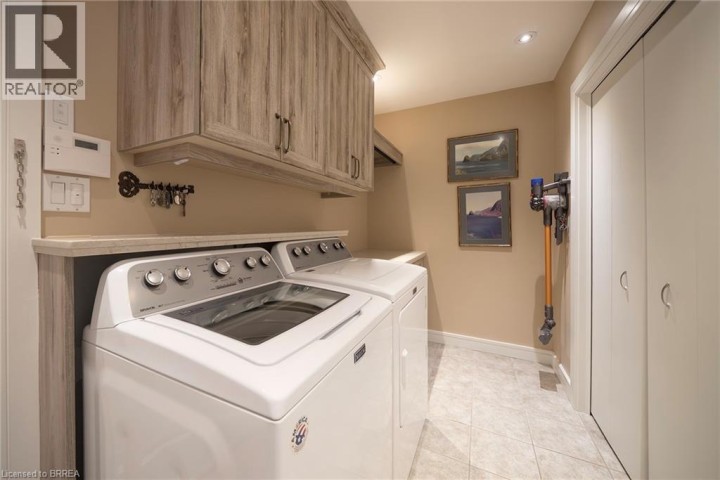 Photo 6 at 21 - 422 Powerline Road, Rosedale / Gable Height, Brantford