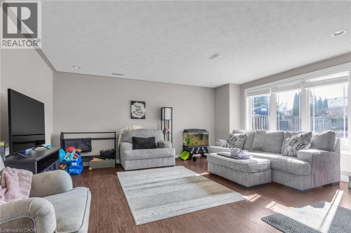 Photo 15 at 26 Woodland Crescent, Tillsonburg