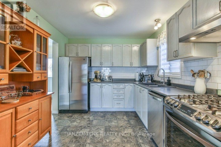 Photo 9 at 60 Beckett Boulevard, Tillsonburg