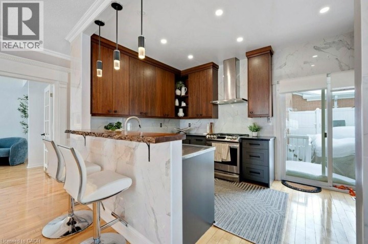 Photo 10 at 4 - 341 N George Street, Victoria, Cambridge