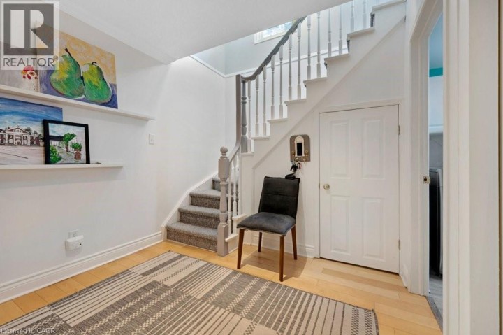 Photo 22 at 4 - 341 N George Street, Victoria, Cambridge