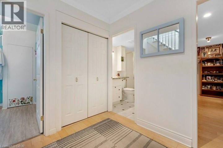 Photo 24 at 4 - 341 N George Street, Victoria, Cambridge