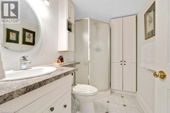 Photo 28 at 4 - 341 N George Street, Victoria, Cambridge