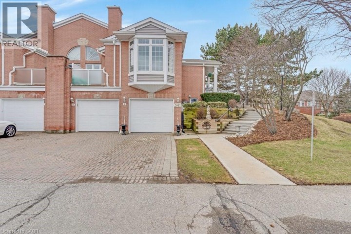 Photo 3 at 4 - 341 N George Street, Victoria, Cambridge