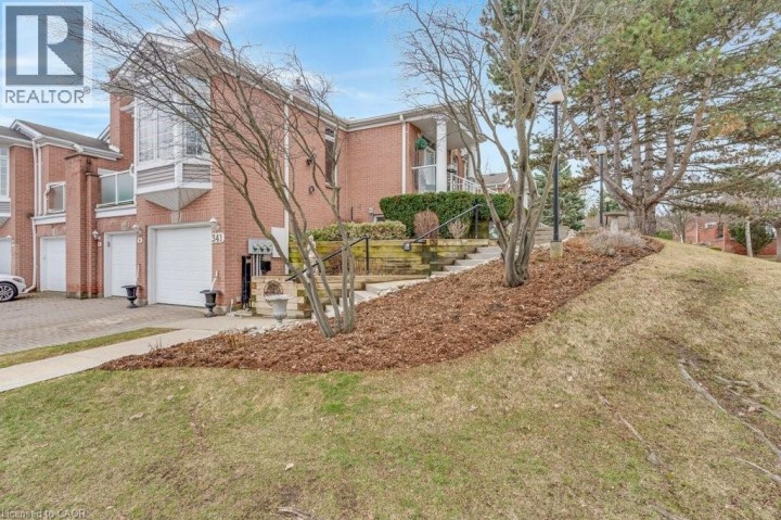 Photo 30 at 4 - 341 N George Street, Victoria, Cambridge